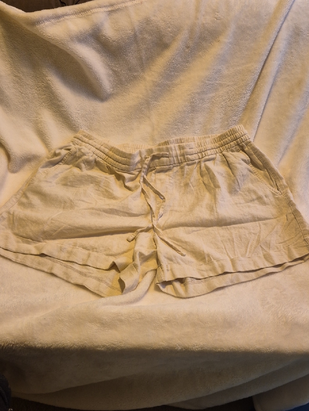 Old Navy Lightweight Cream Drawstring Athletic Shorts
